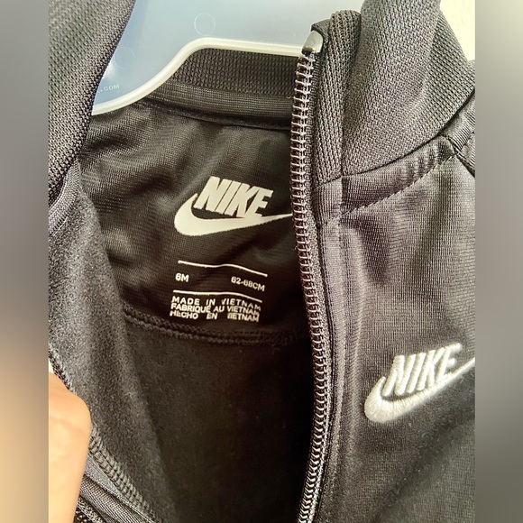 ✔️Nike✔️ Infant Baby Gender Neutral Black Zip Up Bodysuit 6M - Picture 5 of 8